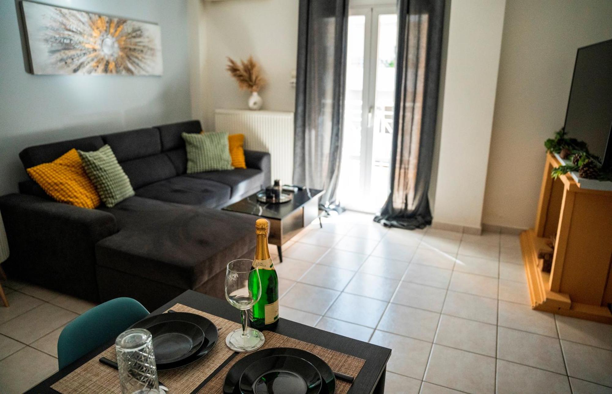 Gk Suites-Constantin View , Auto Check-In 24H Лариса Экстерьер фото